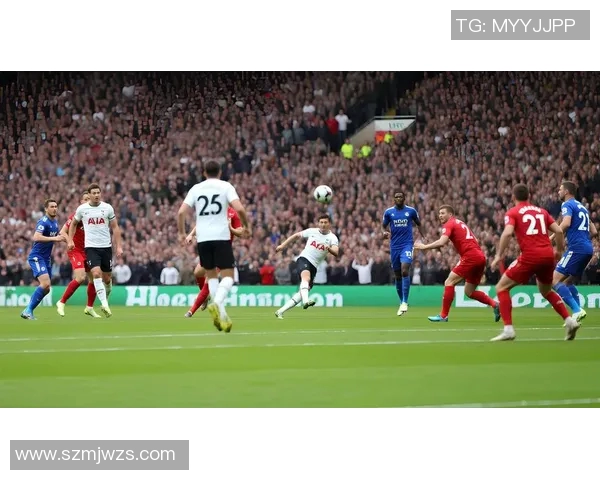 小小足球明星在绿茵场上展现无限潜力与激情的精彩瞬间 小小足球明星在绿茵场上展现无限潜力与激情的精彩瞬间