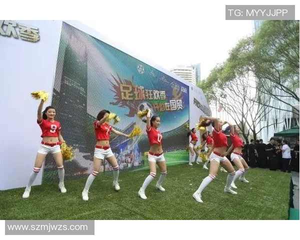 足球明星们的宝贝们如何在绿茵场外闪耀人生的光芒与魅力