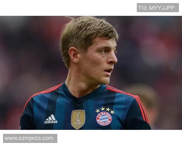 欧美女足球明星手握足球展现运动魅力与风采的精彩瞬间 欧美女足球明星手握足球展现运动魅力与风采的精彩瞬间